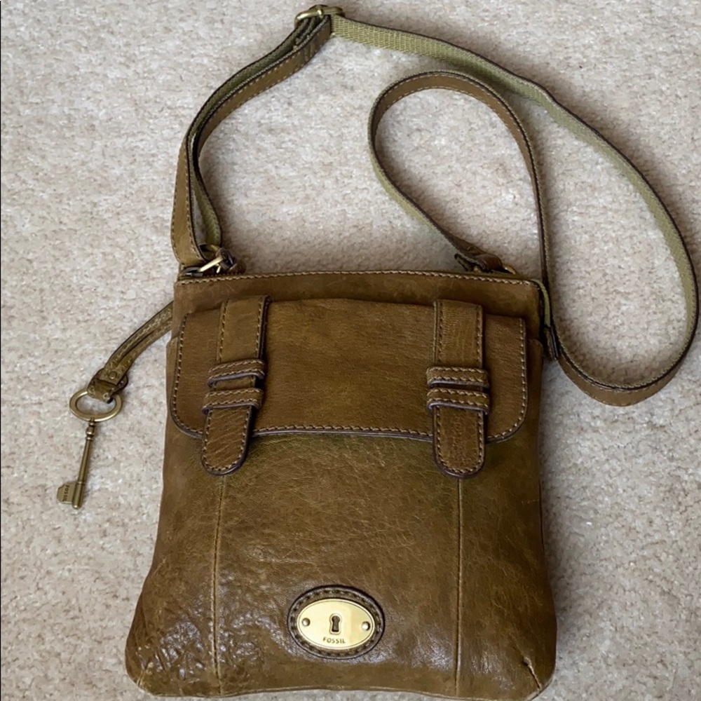 EUC Fossil Leather crossbody